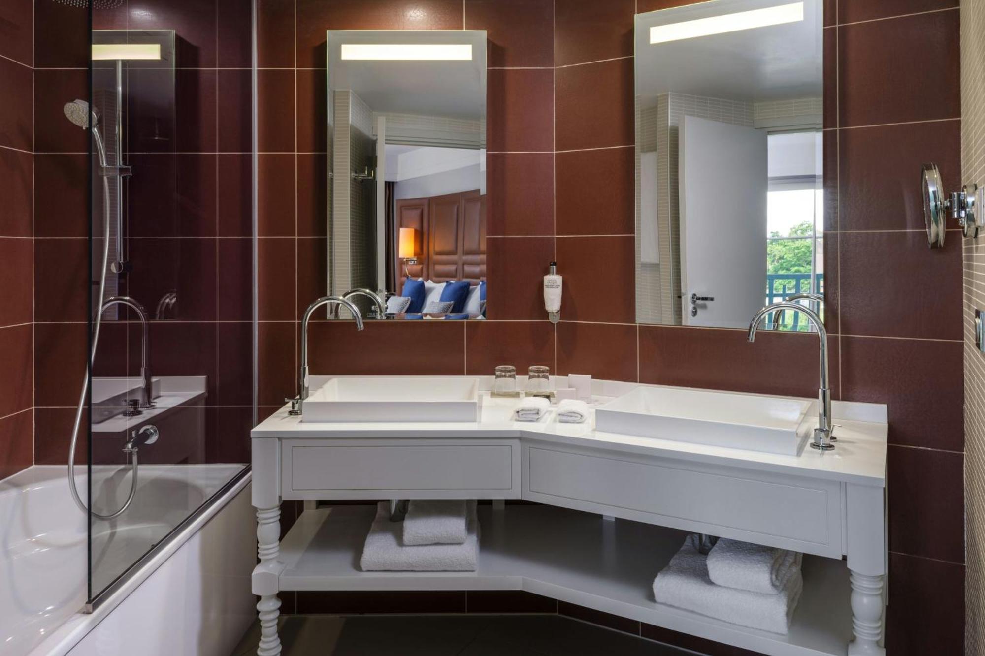 Renaissance Paris Hippodrome De St. Cloud Hotel Rueil-Malmaison Eksteriør bilde